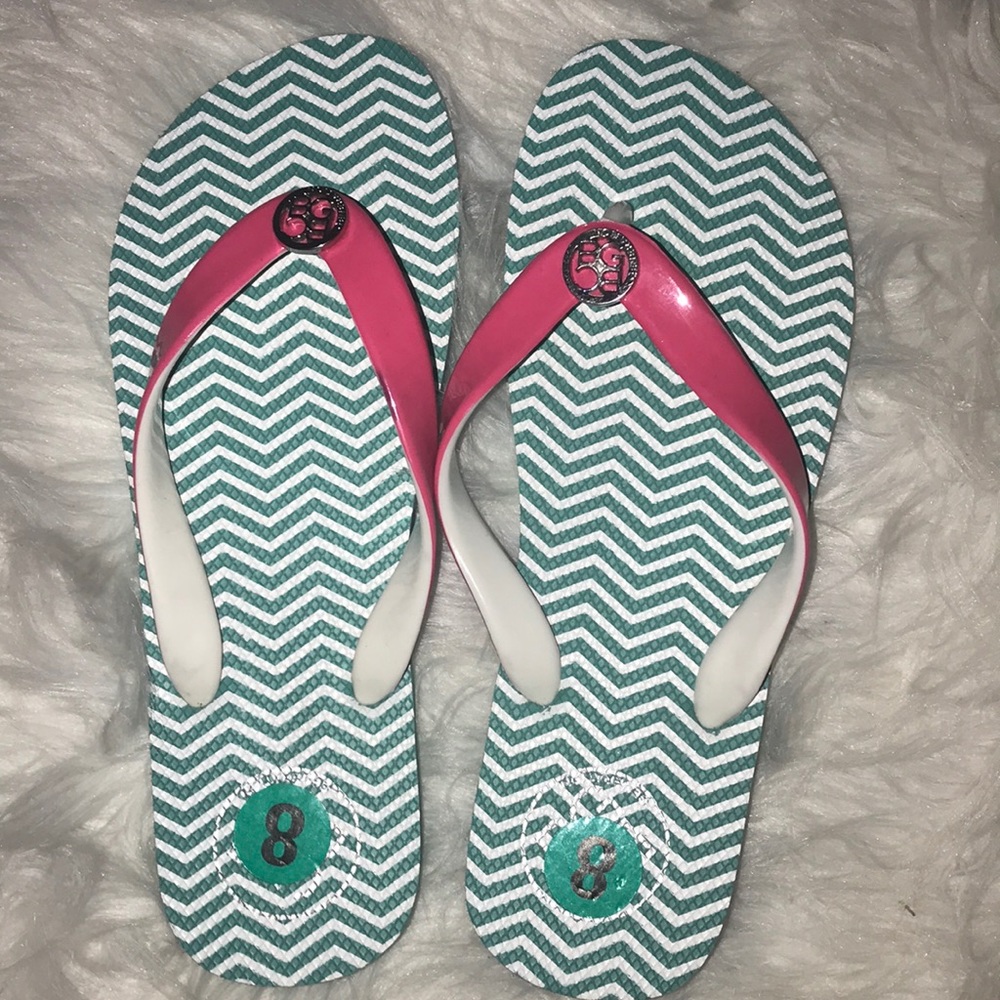 NWOT BCBGENERATION FLIP FLOPS.